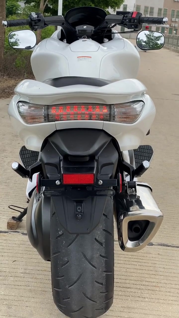 HONDA 09年DN-01