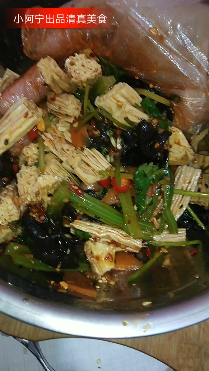 进来的朋友大家下午好,感谢大家支持,今天给大家推荐到家庭小菜,制作方法简单易学!制作方法: