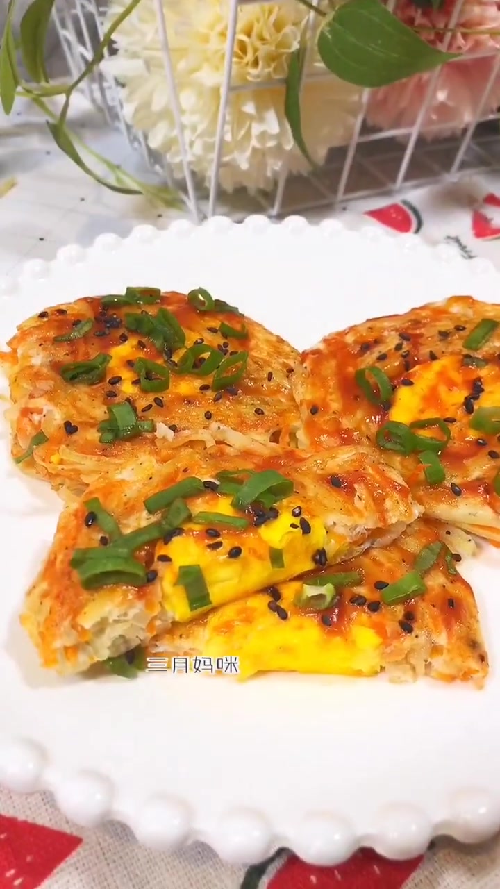 鸟巢土豆饼 适合一岁以上宝宝 土豆饼这样做很好吃哦 快试试吧 
