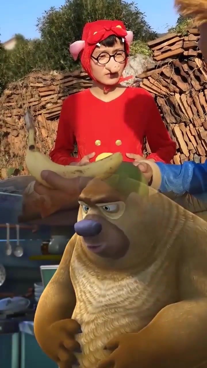 熊出没之光头强的黄金饺子被熊二吃了 真人版光头强 真人版熊出没