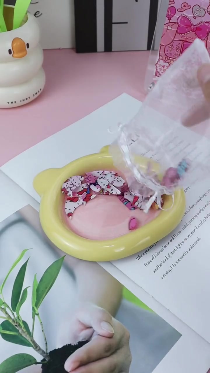 瓶子里的萌宠,这个拼图小猫咪也太可爱了吧,做完还能当个小摆件 手工diy 手工礼物 少女心