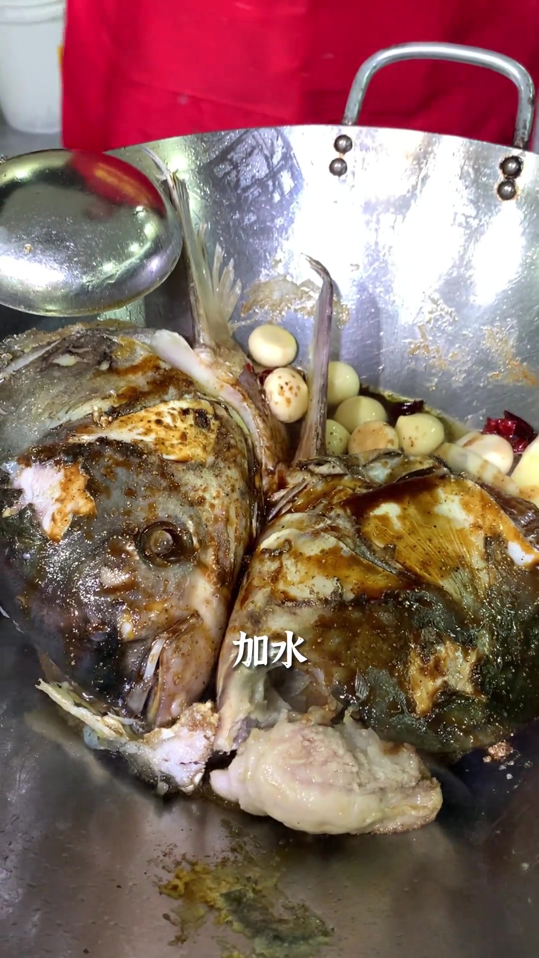 第10集|黄焖鱼头像我这样做包你吃一次就会忘不了,没吃过的赶紧试试 家常菜 美食教程 鱼的