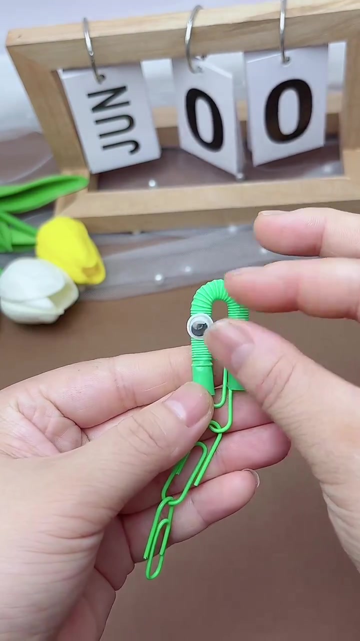 喝完饮料的吸管不要扔,教你做个潜水小章鱼!非常简单!