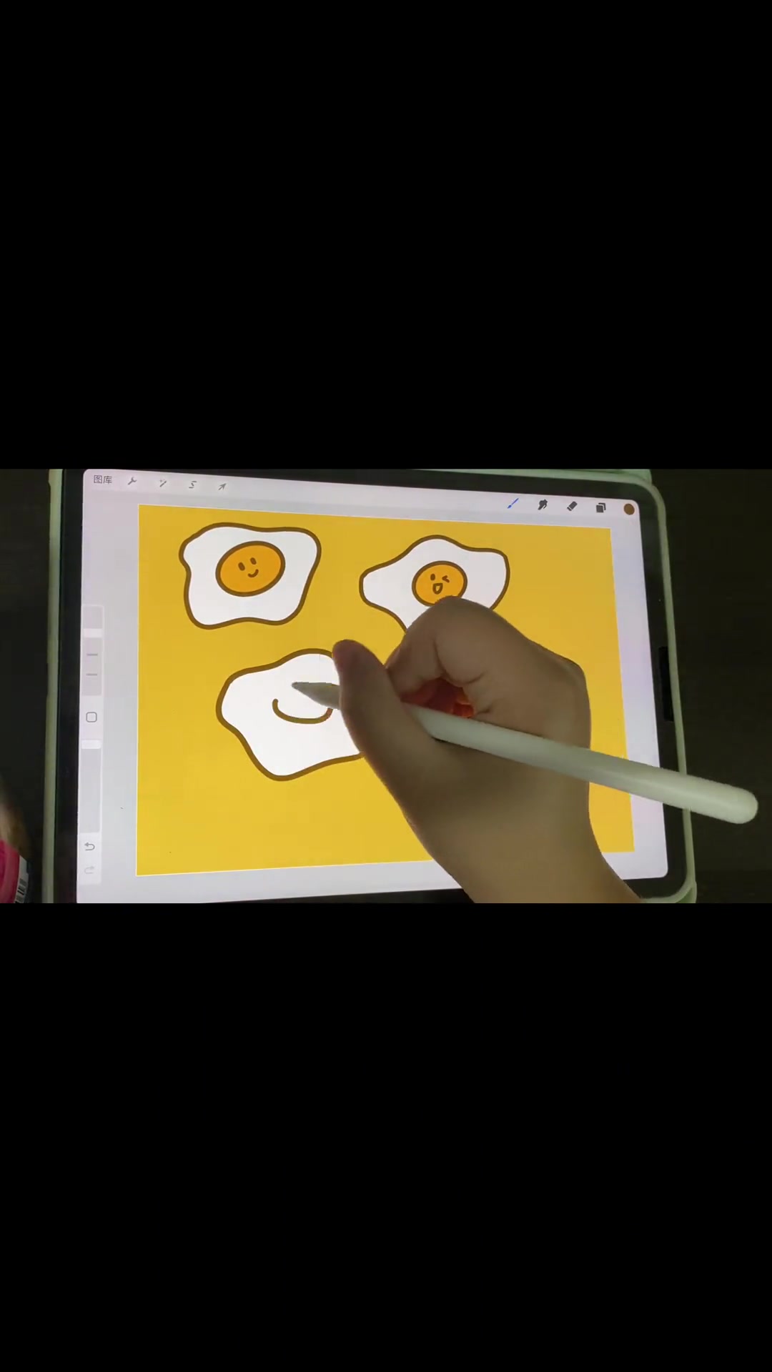 鸡蛋、鸭蛋、荷包蛋,不爱我的是笨蛋～可可爱爱荷包蛋壁纸 iPad壁纸绘画 可爱 绘画治愈系