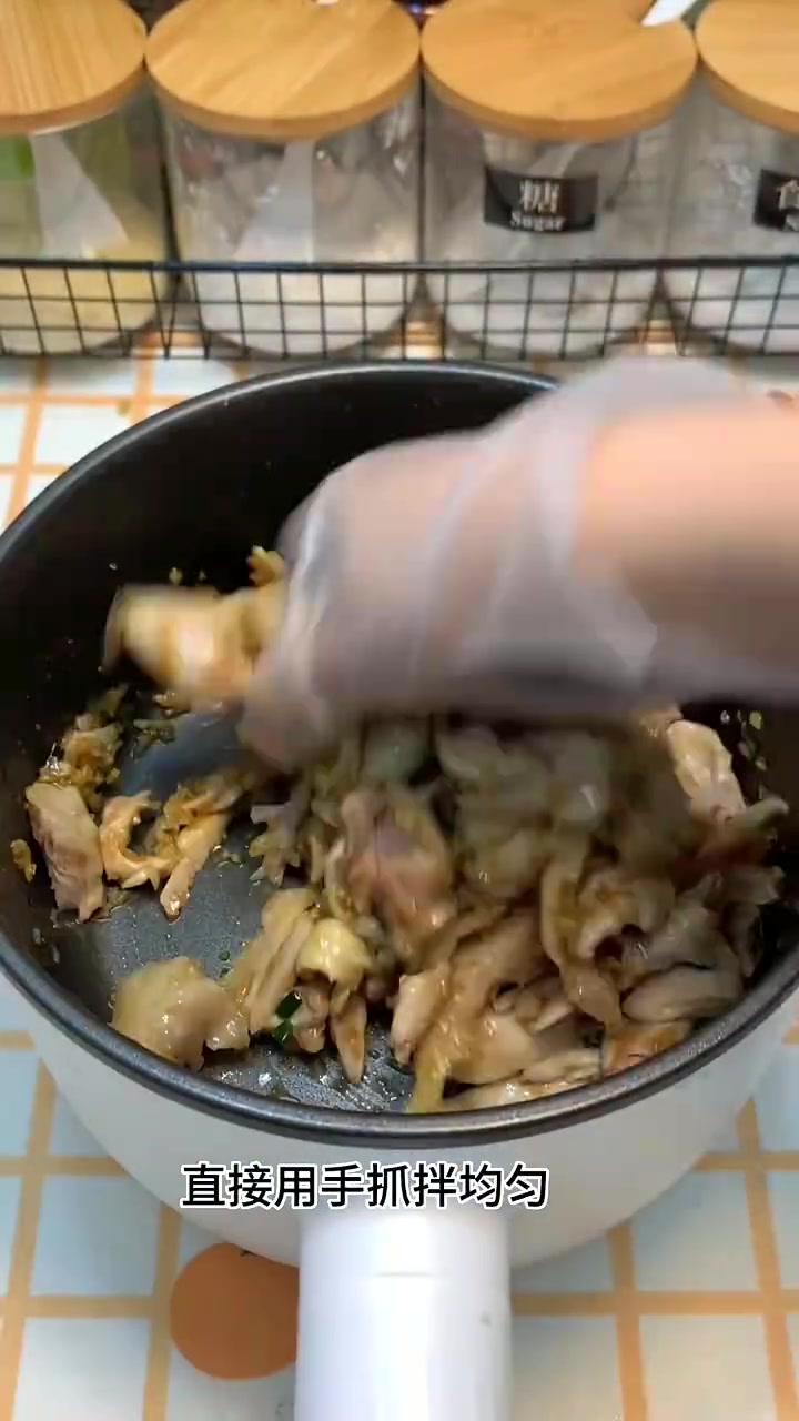 实习生下班挑战十元快速吃上饭!今天吃葱油手撕鸡 咱就是说一整个惊艳住了 太太太好吃啦 美食