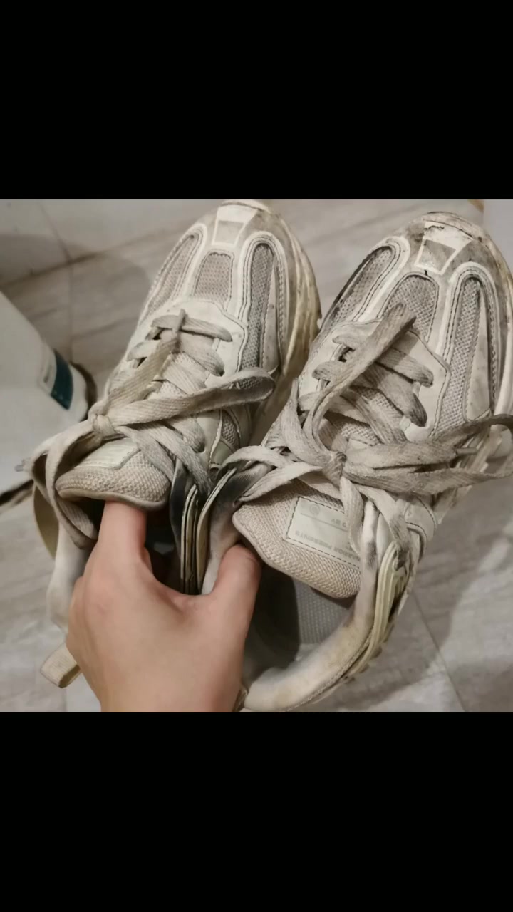 小白鞋发黄怎么清洗大公鸡真是清洁之神