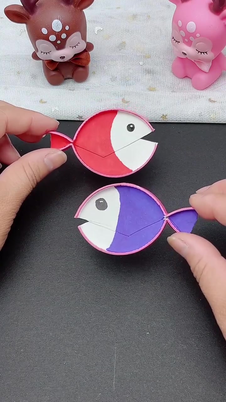 用过的纸杯不要丢,可以做成可爱的彩色小鱼,简单又创意十足