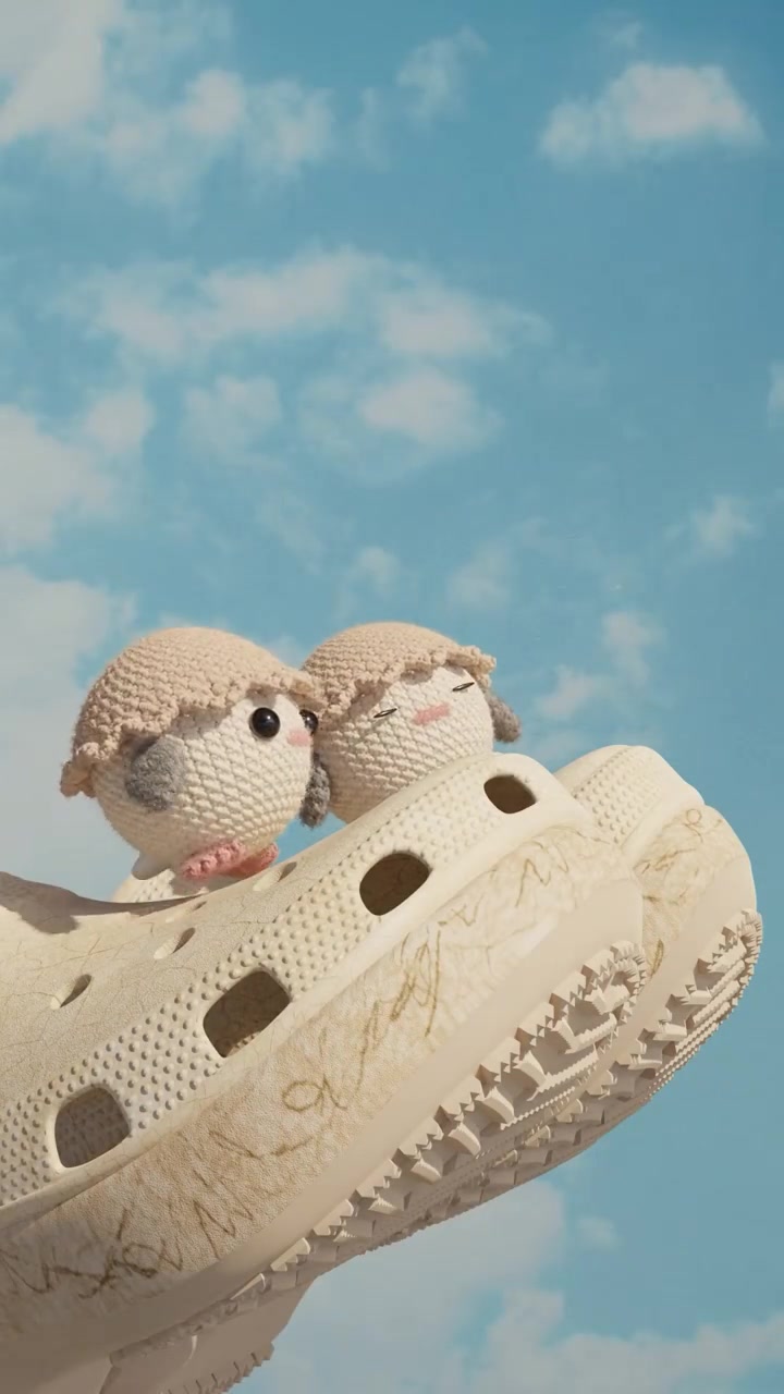欢迎小白鸽Coo入洞 CROCS,GOODBAI X CROCS 联名款蛋壳鞋 温暖破壳。