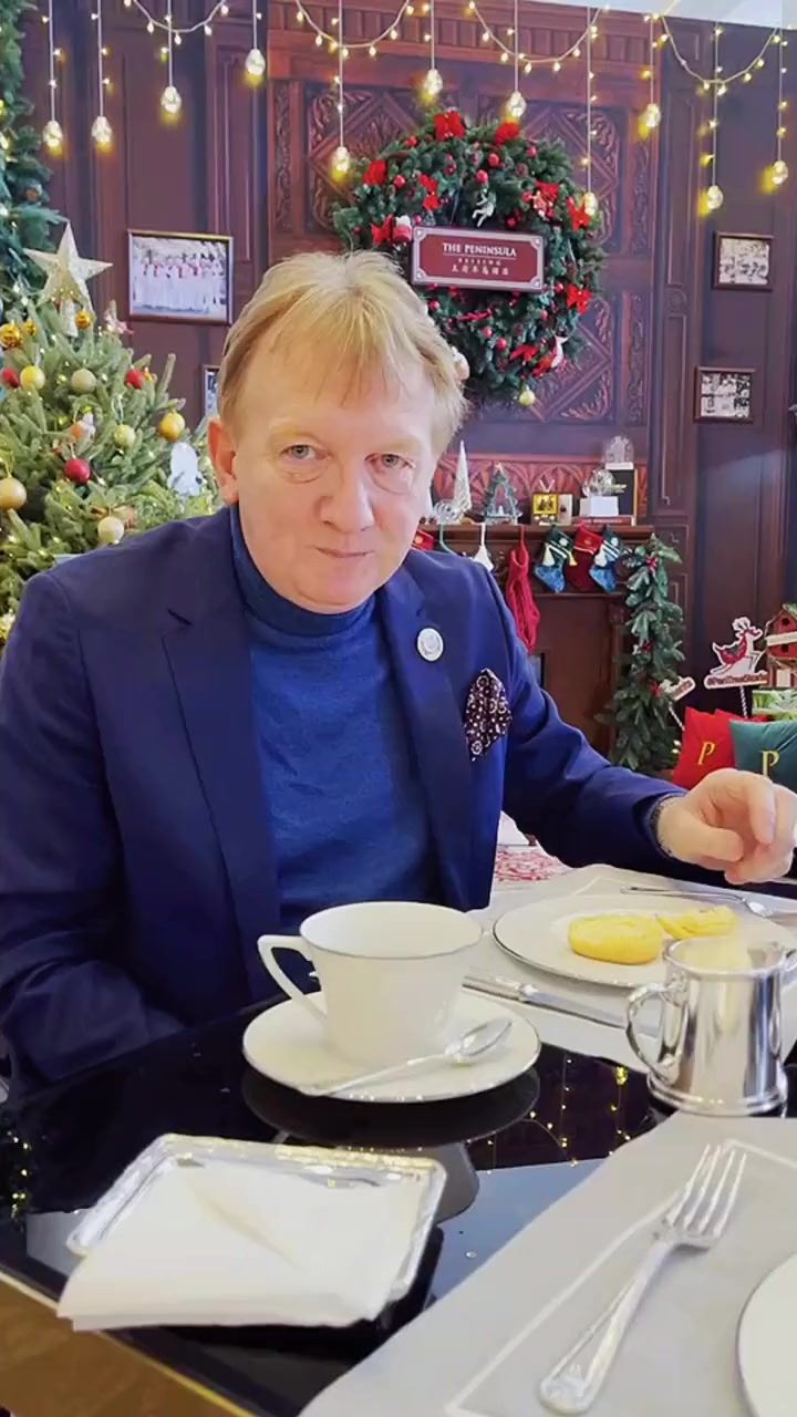 礼仪 仪式感 下午茶 司康饼和奶油、草莓酱更配哦!