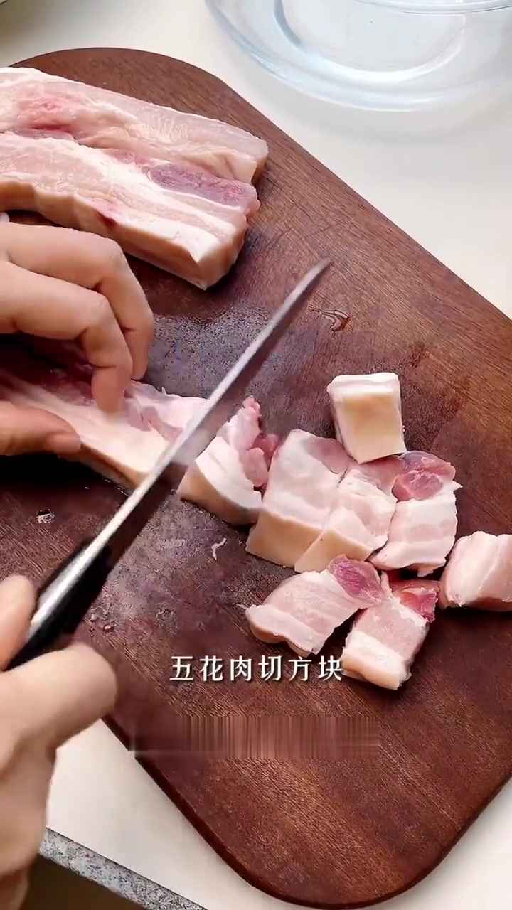 啤酒焖红烧肉,肥而不腻,入口即化,超简单