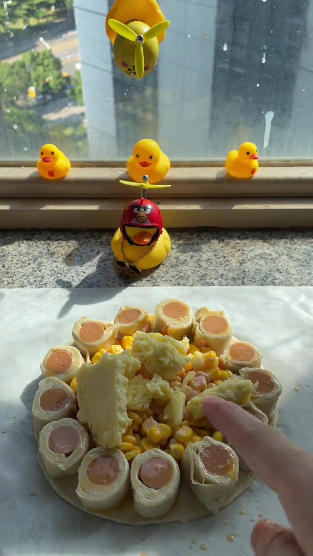 用手抓饼做的披萨你们肯定没吃过吧哈哈哈 在下做美食 安井手抓饼花样吃法