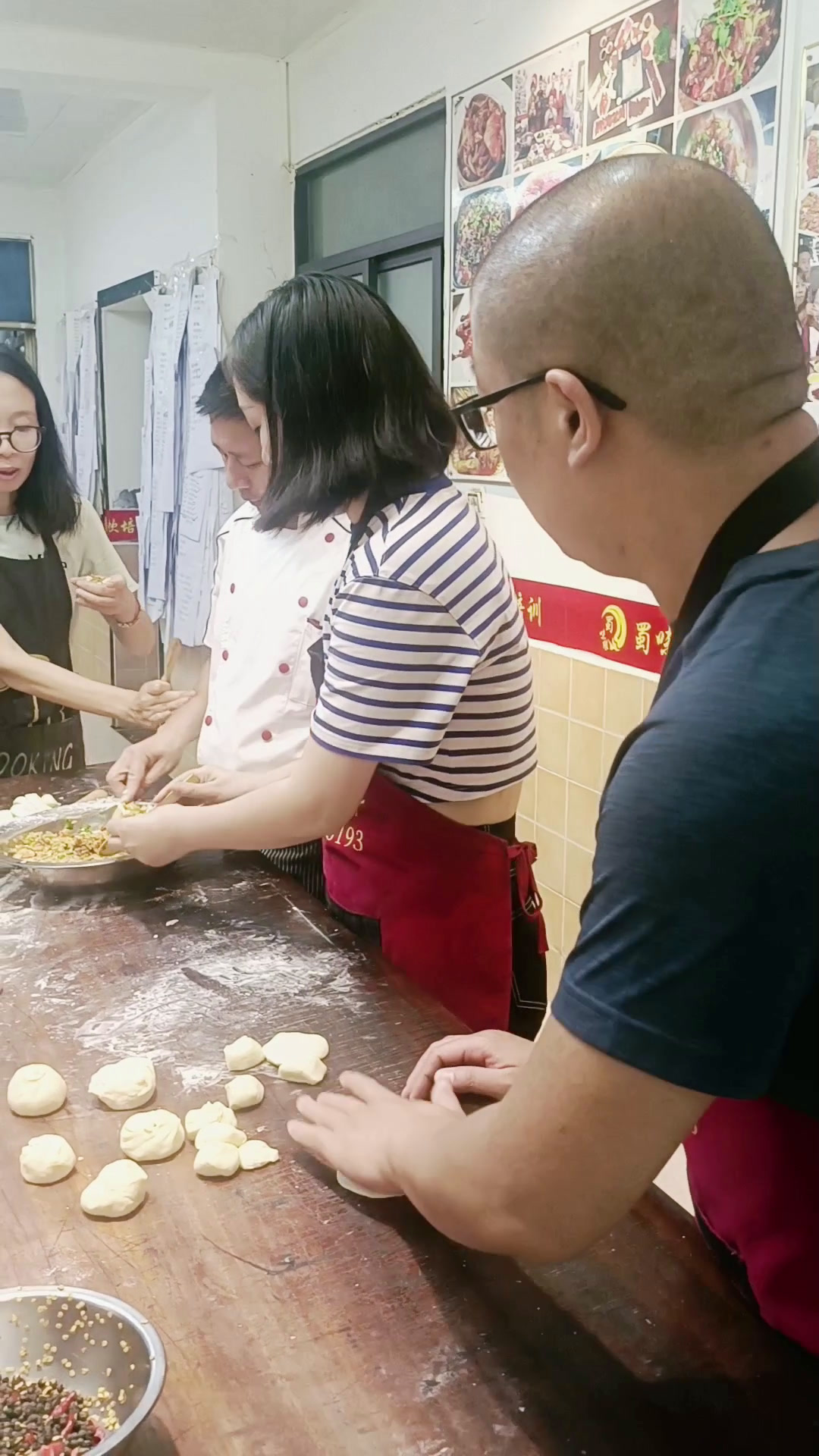 学做早餐烧麦技术培训学校哪家好?四川餐饮技术培训班哪家好?