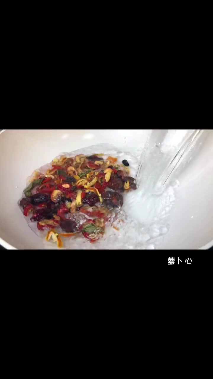 在家自己熬煮浓浓的酸梅汤,真的比外面的好喝多了!多喝不怕pang 夏天的味道 酸梅汤做法 