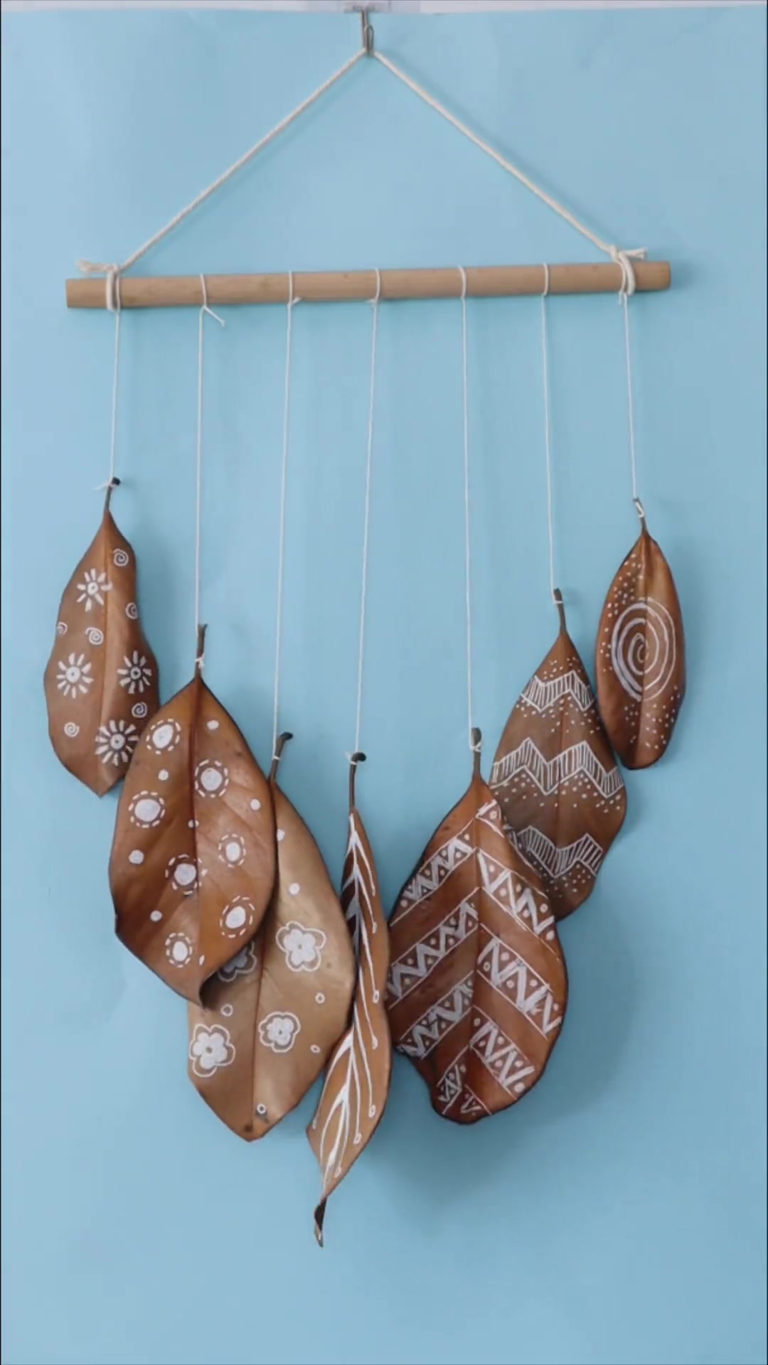 随手检的树叶做个风铃小挂饰,太美了 儿童手工 亲子手工制作 树叶手工