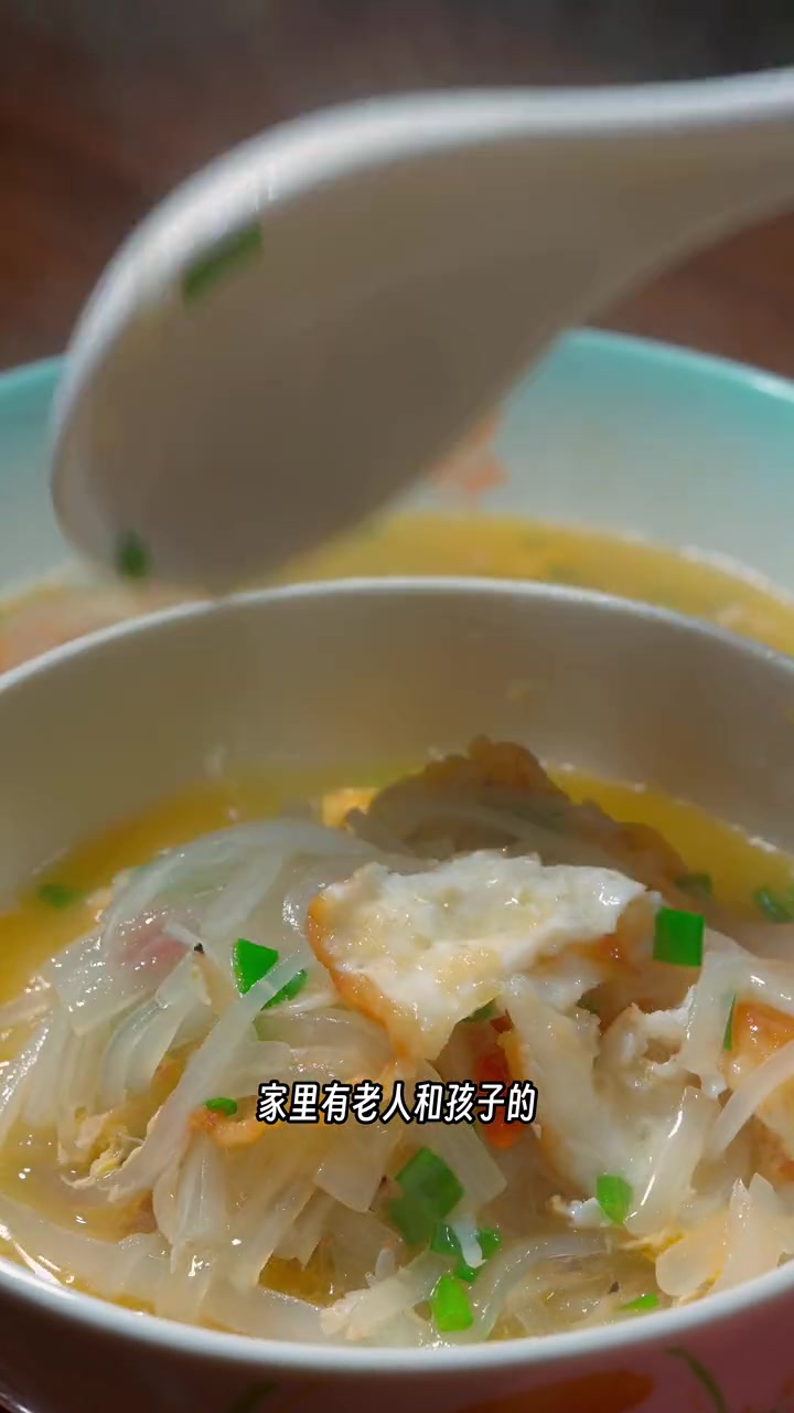 喜欢喝汤的朋友,今天这个萝卜丝汤你可不能错过了 萝卜丝汤 家常菜 虾皮