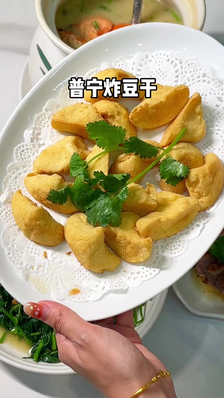 这么鲜甜的砂锅粥,我一次可以炫三碗 汕头探店 汕头美食 潮汕砂锅粥 地都蟹粥