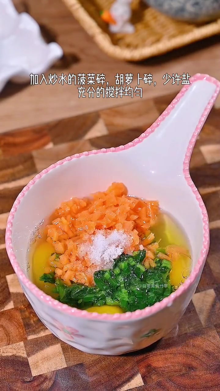 不爱吃蔬菜的孩子,这个菠菜鸡蛋卷安排上,营养又美味~ 菠菜鸡蛋菜卷