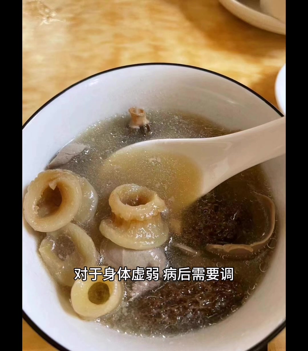 鳗鱼胶是一种价值营养很高的食材,具有补虚养血、补肾强腰美容