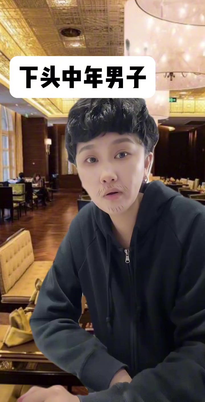 这鸡爪子你就吃吧 一吃一个不吱声