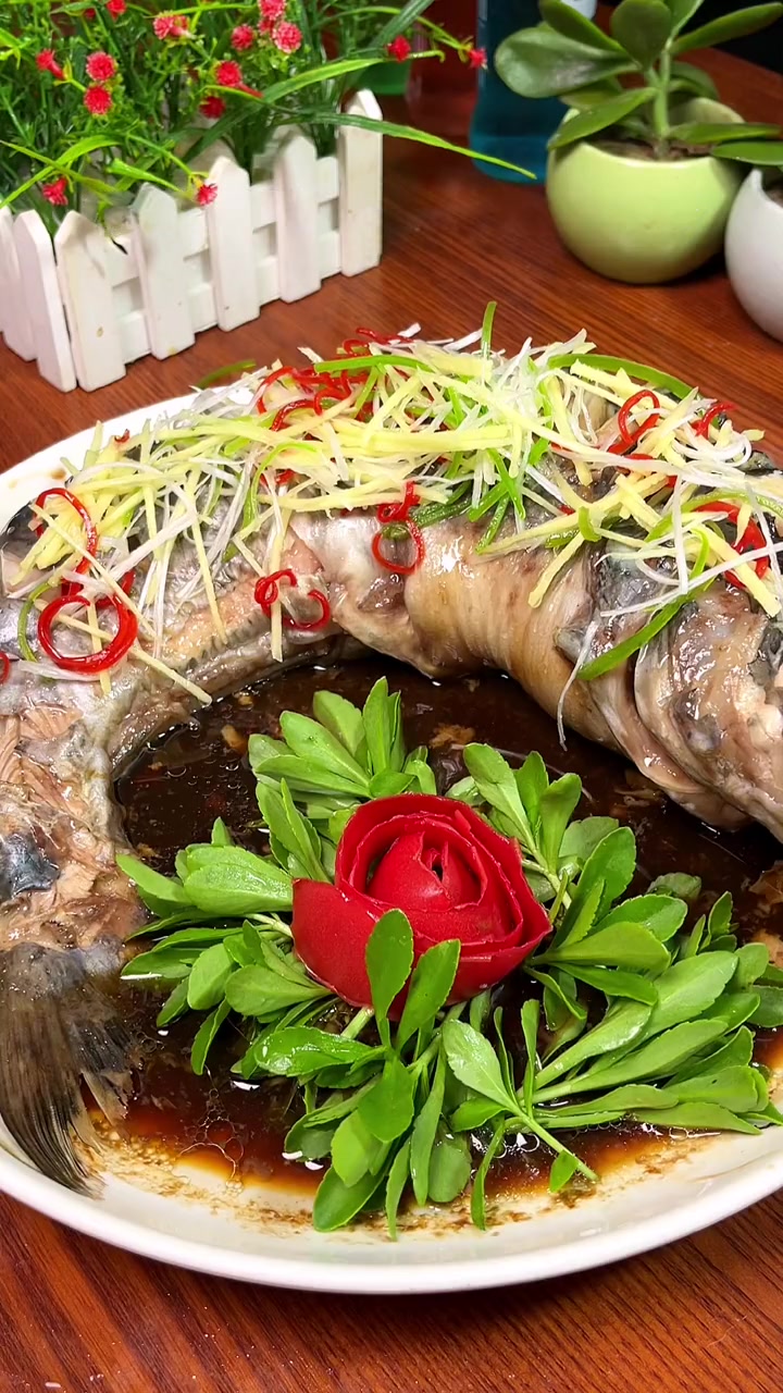 不知道吃啥的时候来个清蒸清江鱼,肉感细腻原汁原味真不不错 美食 美食教程 清蒸清江鱼