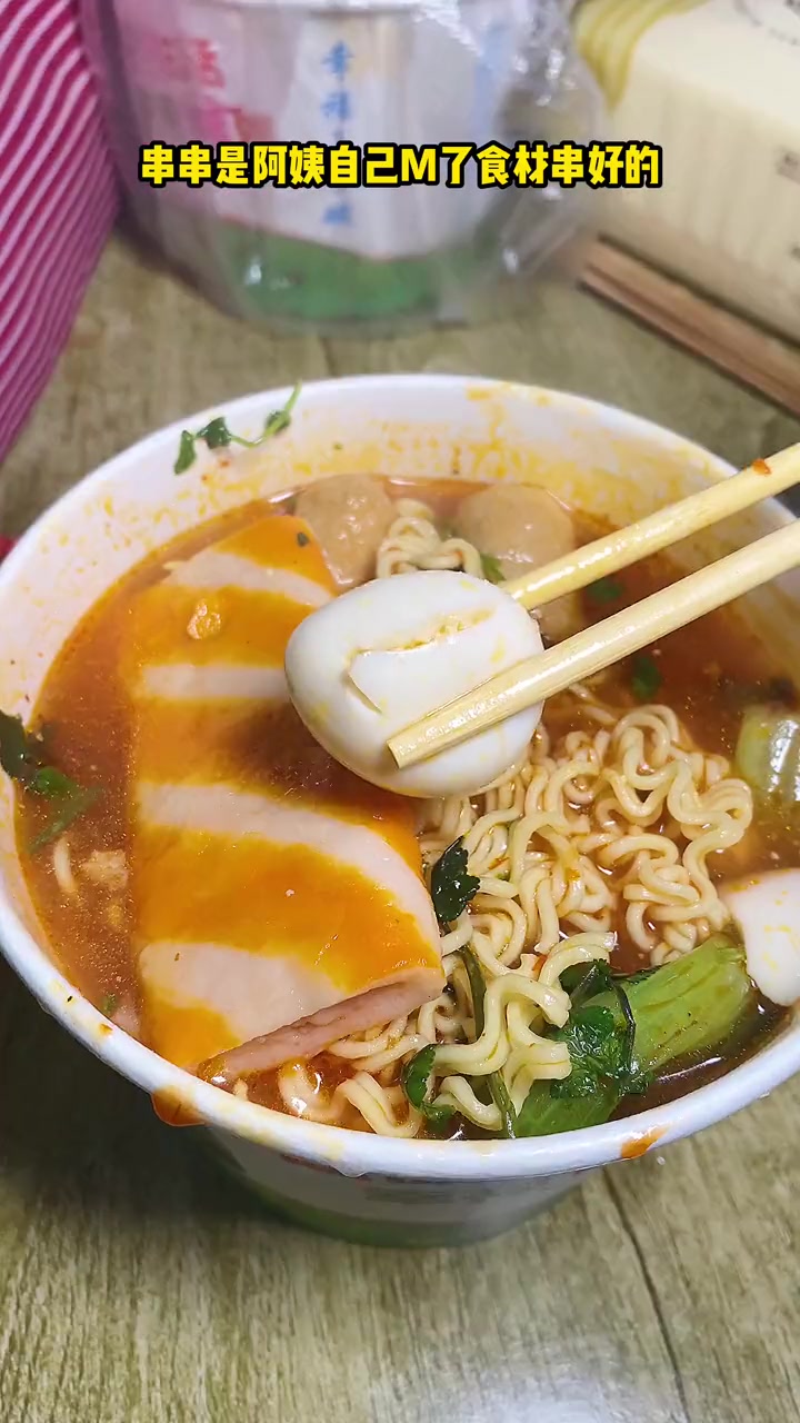 淮安 中学南门的关东煮,学生一放学就排队来吃!