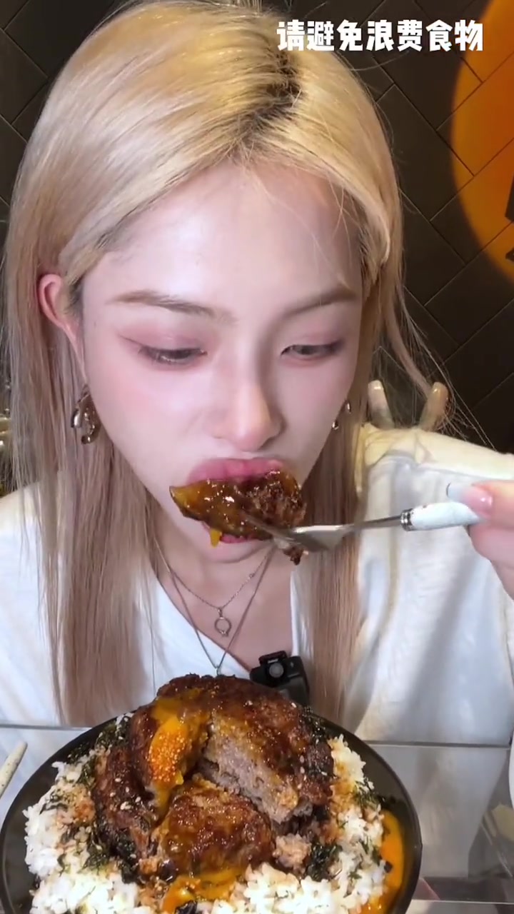 安肉米安格牛饼盖饭～安肉米和牛汉堡肉盖饭,总部运营,私信了解