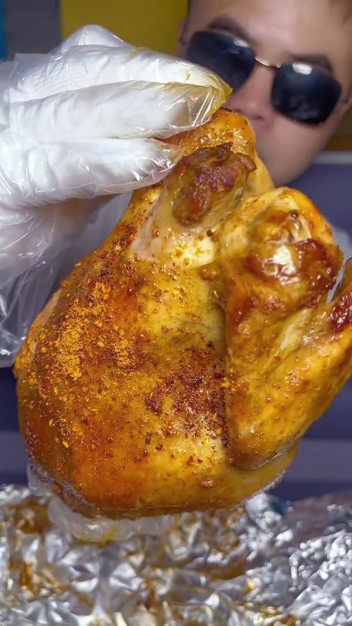 荔园窑鸡 一盒米粉一只窑鸡一盒凉菜 才59.9 快团!活动快结束了!心动五一 寻味五一 荔