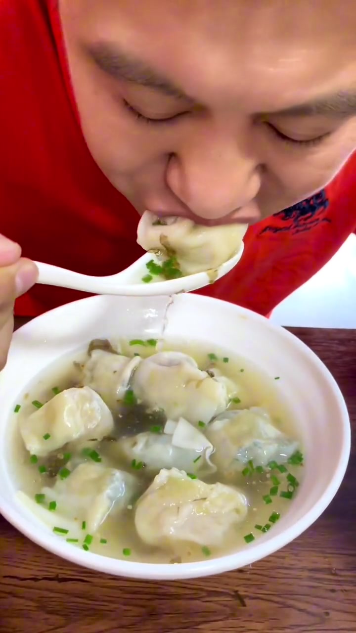 发现一家吃的放心无任何添加的上海老混沌馆,很良心的一家店,口味也是上海老味道相当不错,喜欢
