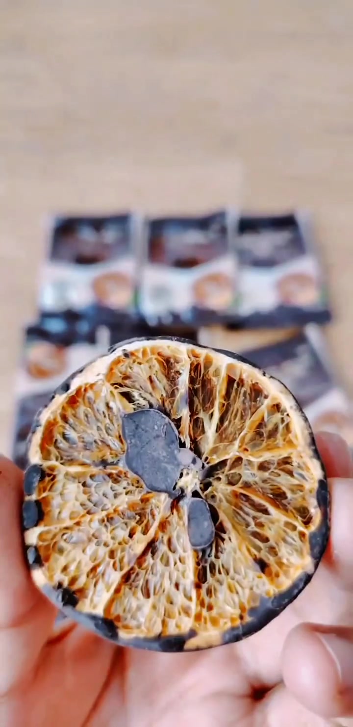 巧克力控 宝宝们看过来～好吃到停不下来 的 零食推荐 水果与巧克力的完美搭配～巧克力香橙片