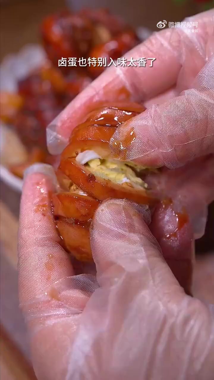 美味辽宁等您来 又到了板栗飘香的季节,你一定要试试这道板栗炖鸡,一菜三吃的做法,太香了!