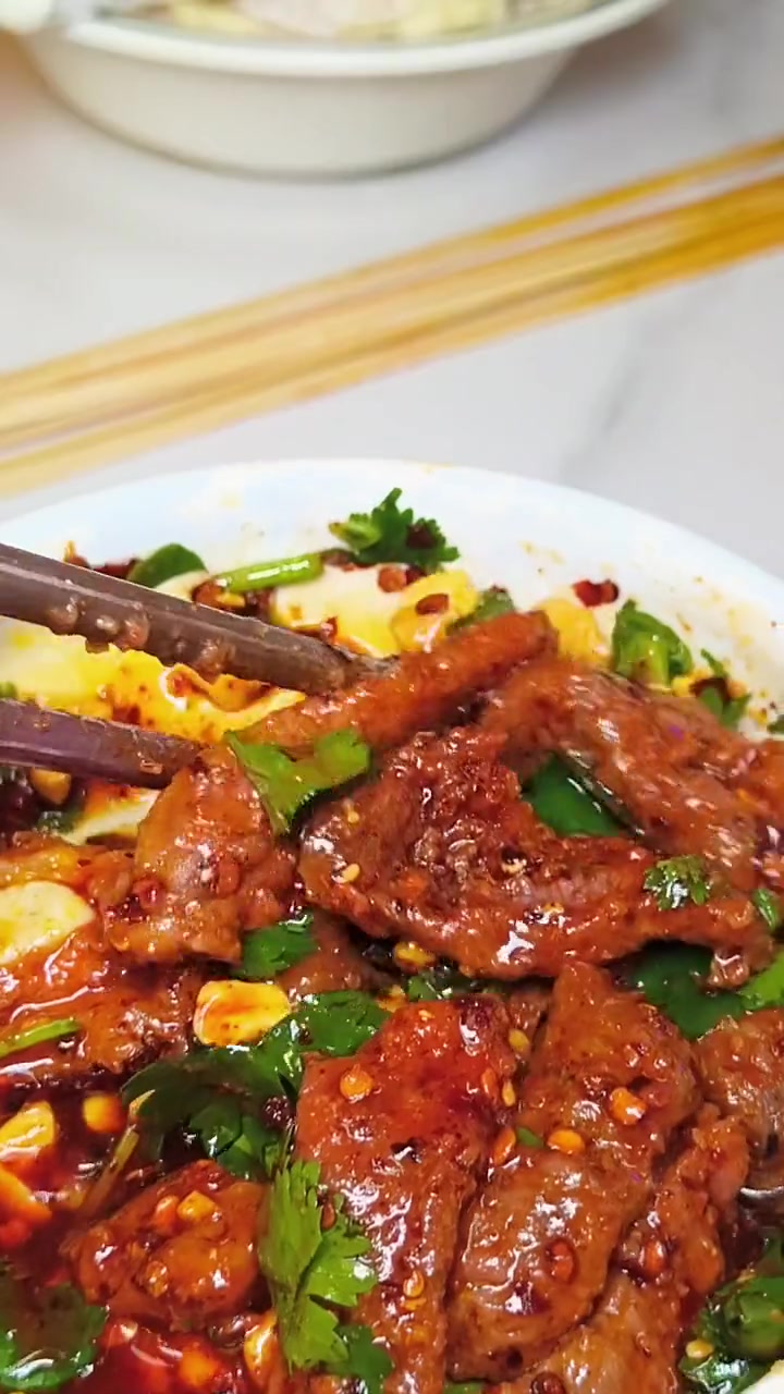 牛肉蛋炒饭,麻辣烫的正确吃法房管局周边的朋友们,毛毛麻辣烫开到你们家楼下了 乐山美食 美食