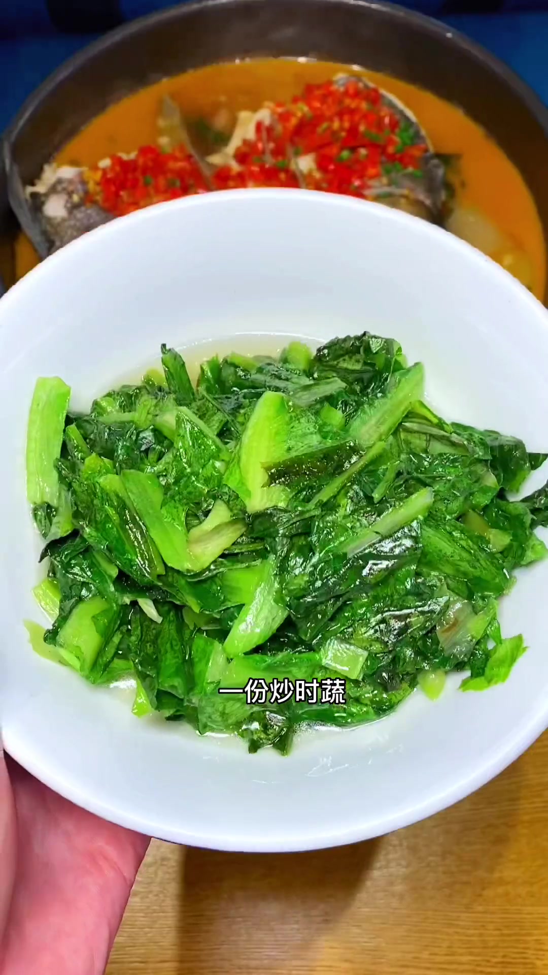 3个人在罗湖金光华吃上这么一桌湘菜只要69.9,光是这份剁椒鱼头就很划算了吧,份量很足三个