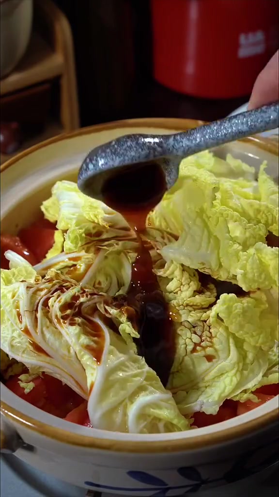 舌尖上的武汉 番茄白菜肥牛粉丝煲,做法简单,汤酸味美,下饭无敌~「舔屏」