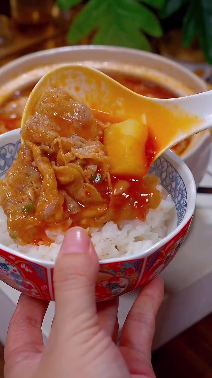 下班回家懒得做饭,就安排这个简单的蕃茄汁肥牛煲吧,好吃到连汤都不剩 肥牛 番茄肥牛煲 酸汤