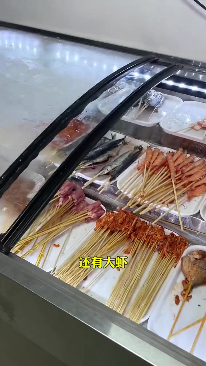 厦门最大露天烧烤,一个人一百,不限时不限量,喜力,百威,科罗纳1664,三十多种大牌饮料,