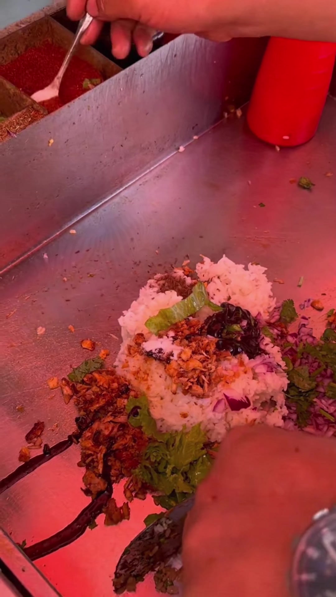 路边摊美味烤肉拌饭12元一份