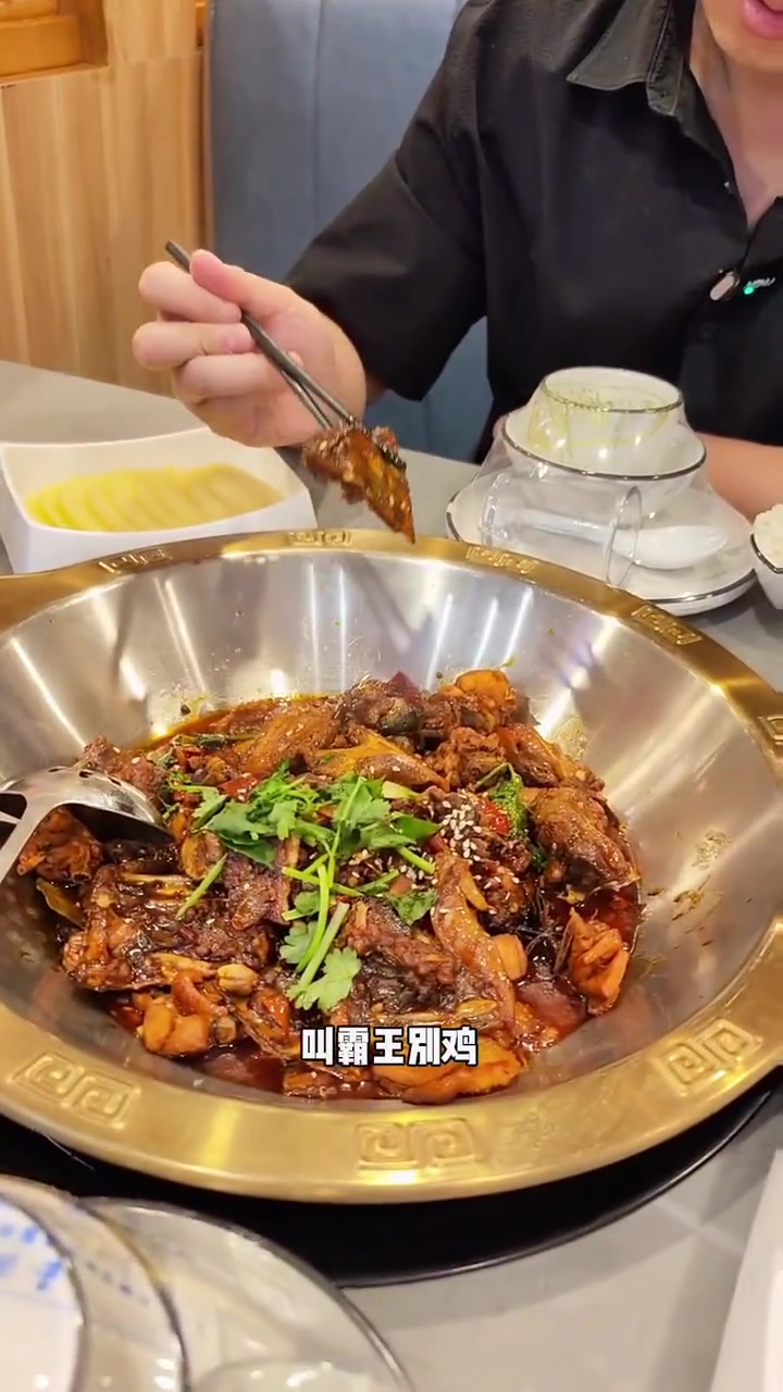 一只甲鱼半只鸡1斤五花肉!还有5个配菜1大瓶可乐三碗米饭才128!大补特补!天儿冷吃点啥 