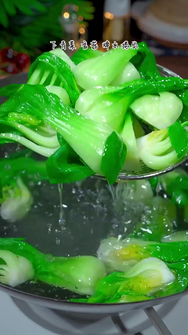 舌尖上的武汉 想吃香菇青菜,你就像我这样做,清脆爽口,好吃又下饭