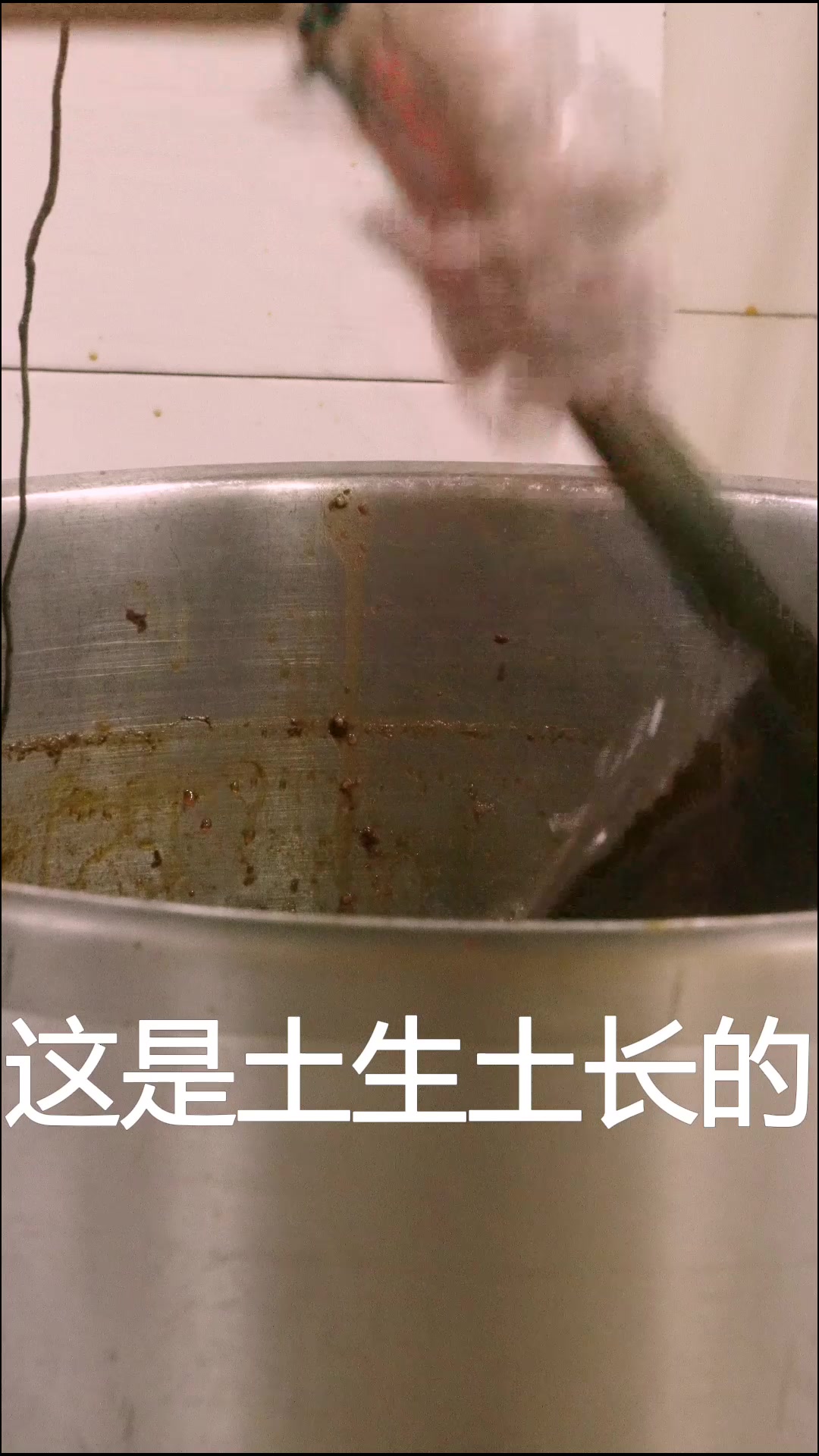 老麻鸭制作的酱板鸭酱香四溢手撕真是绝了呀