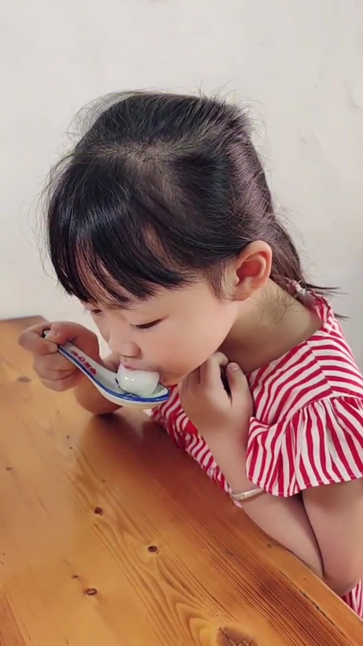 潮汕地区特有的潮式汤水你试过了吗?来到潮州的话怎么能不试试鸭母捻呢?潮汕美食 潮州美食 甜