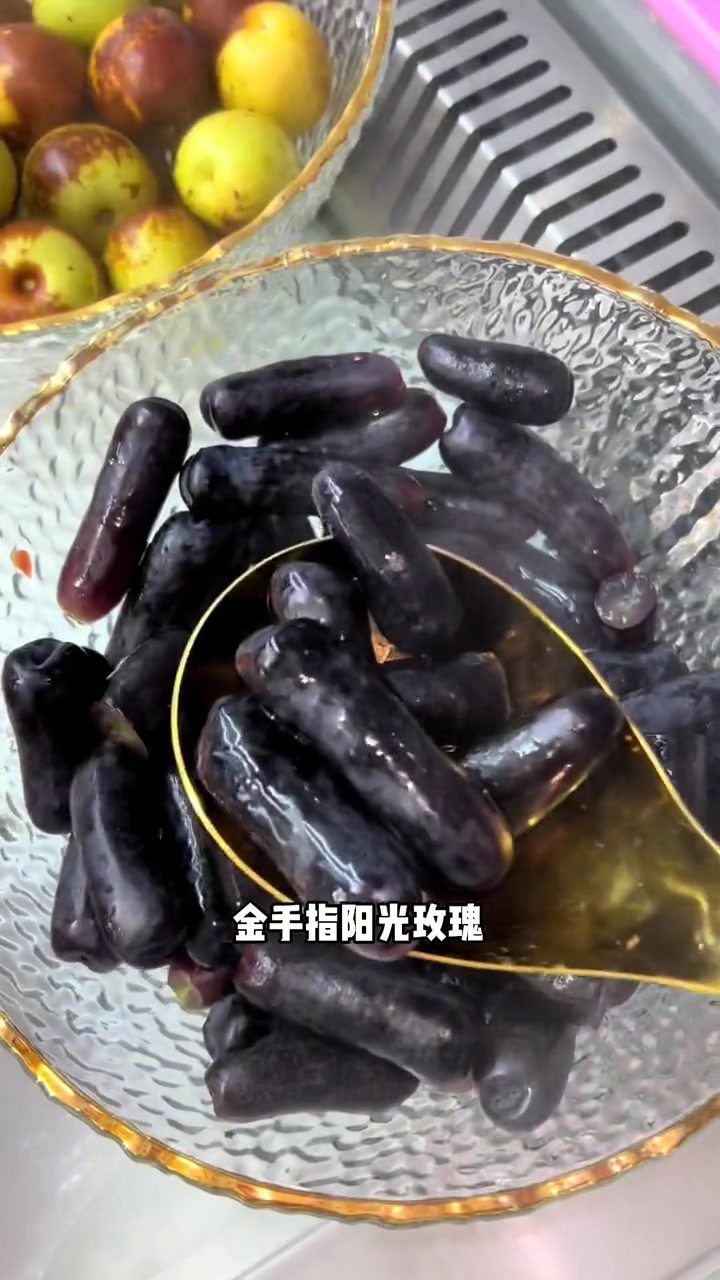 有哪个喜欢美食又怕长肉的朋友能拒绝这么一份酸奶水果捞呢……?阳泉 国庆嗨吃指南 酸奶水果捞