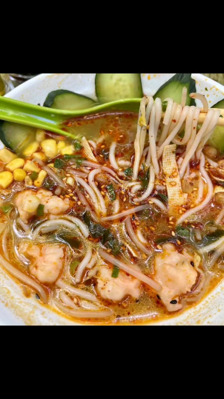 三少手打虾滑米线土豆粉