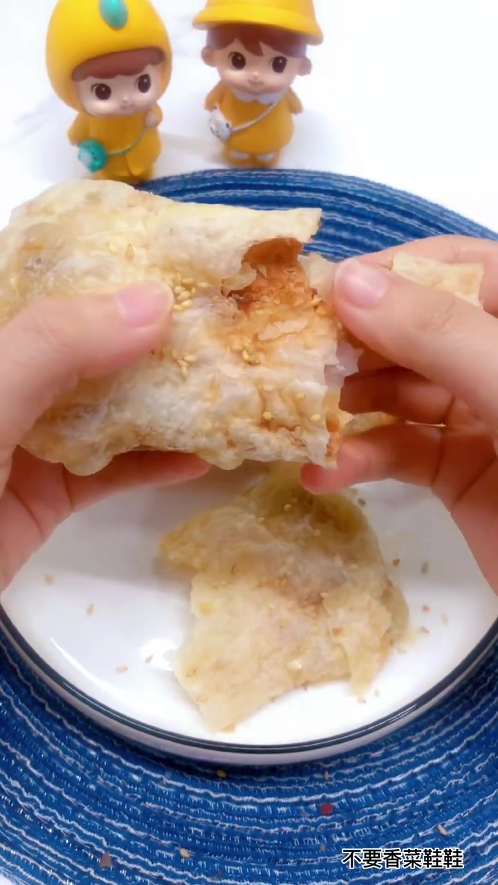 微波炉自制锅盔 万能的手抓饼 三分钟搞定!