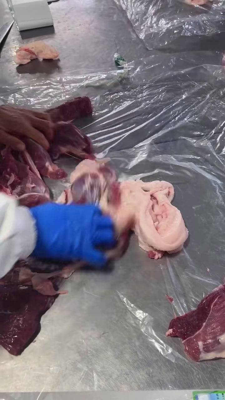 定制款大羊肉,标准6两尾油,不加罗根肉,不去后腿,不去元宝