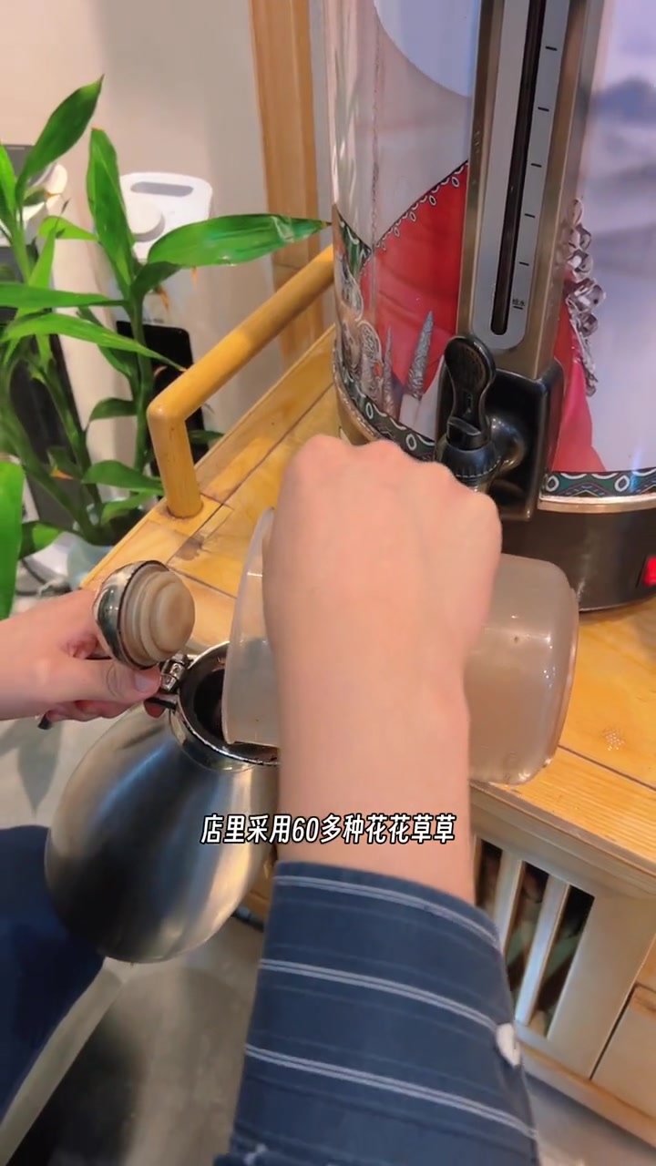 给自己放松一下未尝不可,头疗是个很不错的选择,左下角安排吧 头道汤 头疗spa 放松解压 