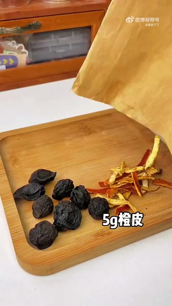 美食 海底捞酸梅汤Ι管得真的宽啊,人家去吃火锅,自己顺便熬个汤喝怎么了?有什么不对吗?又不