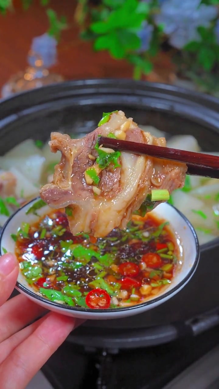牛肉买回来学我这样做,牛肉吃有汤喝,非常过瘾 萝卜牛腩的家常做法