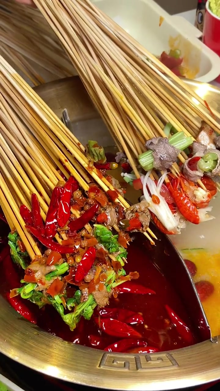 怎么深圳还有0.3毛出头的一支串串,炫100支也毫无压力 火锅串串 没有什么是一顿火锅解决