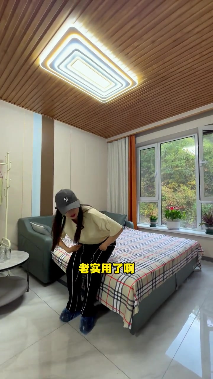 本溪县66平两室一厅温泉民宿(转运汤沟温泉水),可容纳5-7人。室内有温泉泡池,有厨房有冰