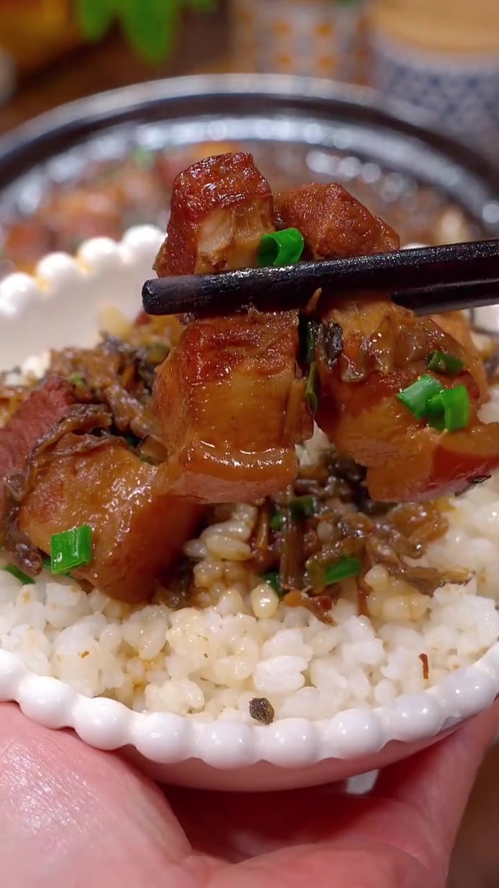 天凉了,想吃梅干菜扣肉跟我这样做,软糯好吃又不腻 梅菜扣肉 梅干菜扣肉 家常菜